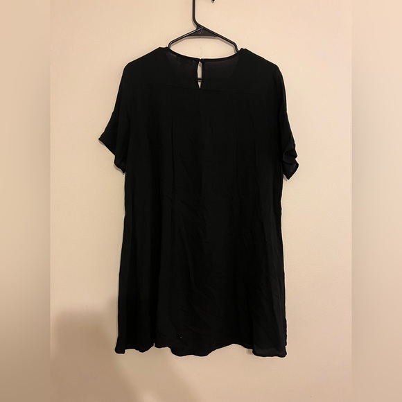 Black dress - Picture 2 of 3